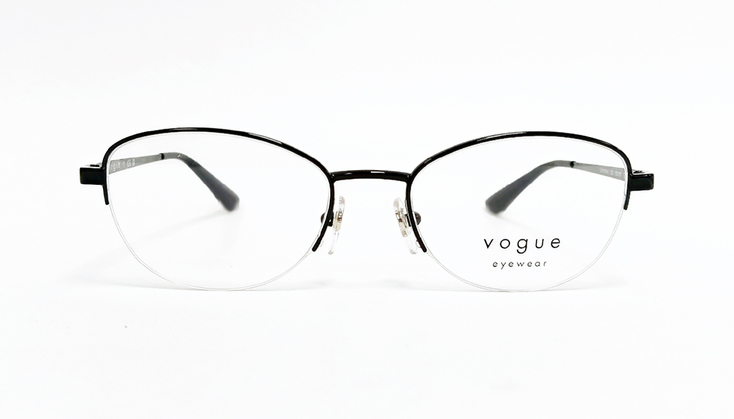 VOGU0293