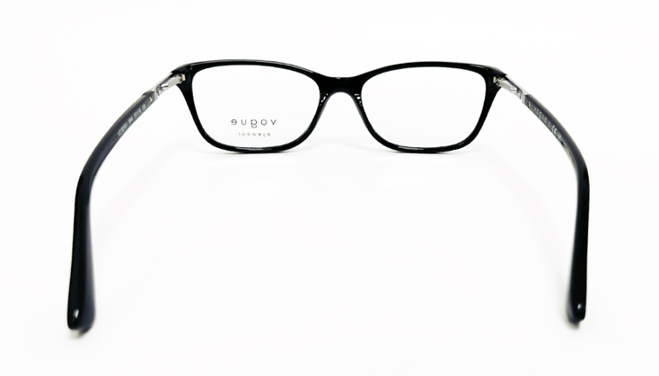 VOGU0298