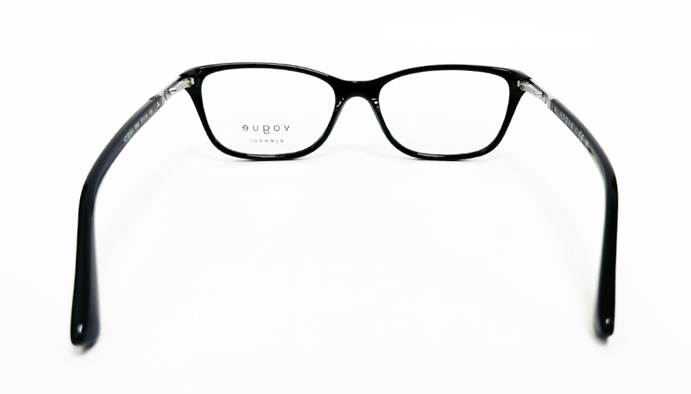 VOGU0298