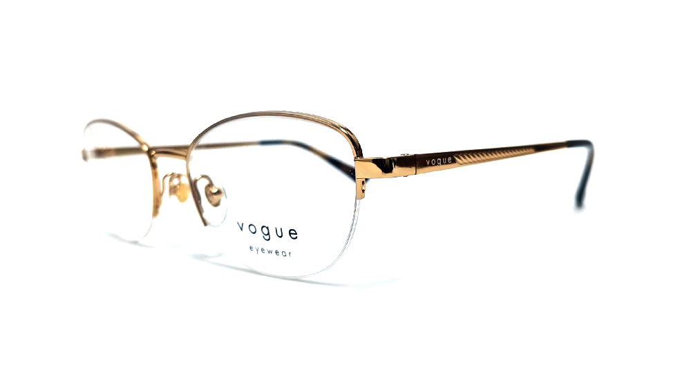 VOGU0371